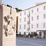 Art Tartini Hotell 3*