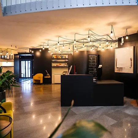 Art Tartini Hotel 3*