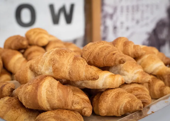 Art Tartini 3* פיראן